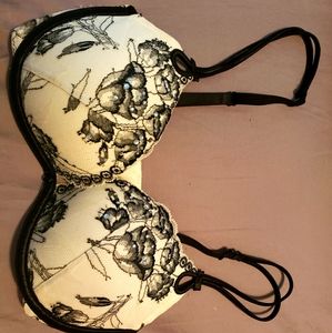 Victoria's Secret Sexy little things 32D